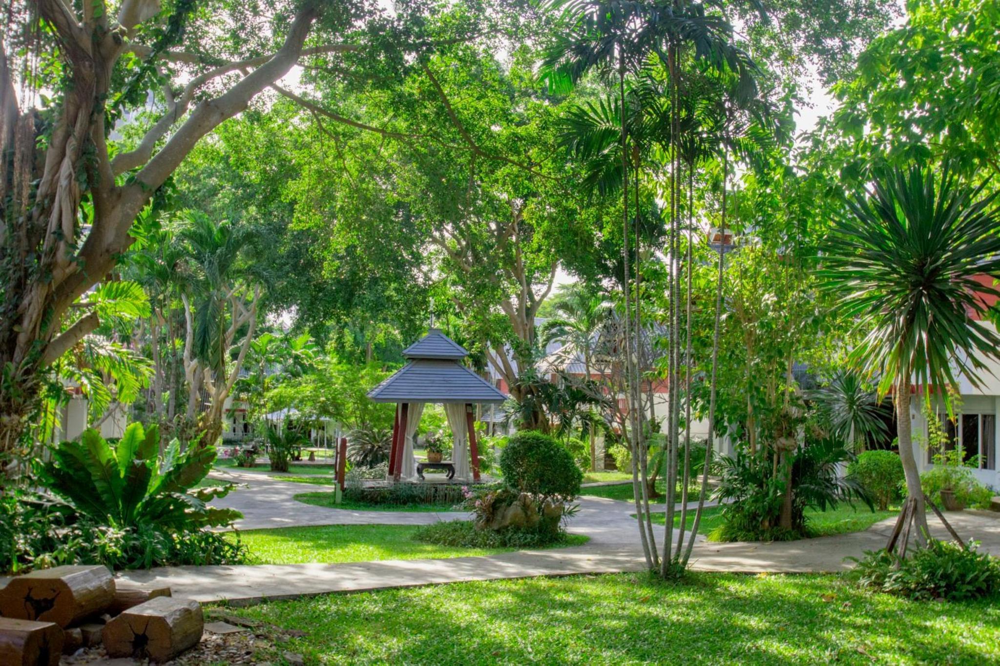 เนเชอรัล ปาร์ค รีสอร์ท (Natural Park Resort)