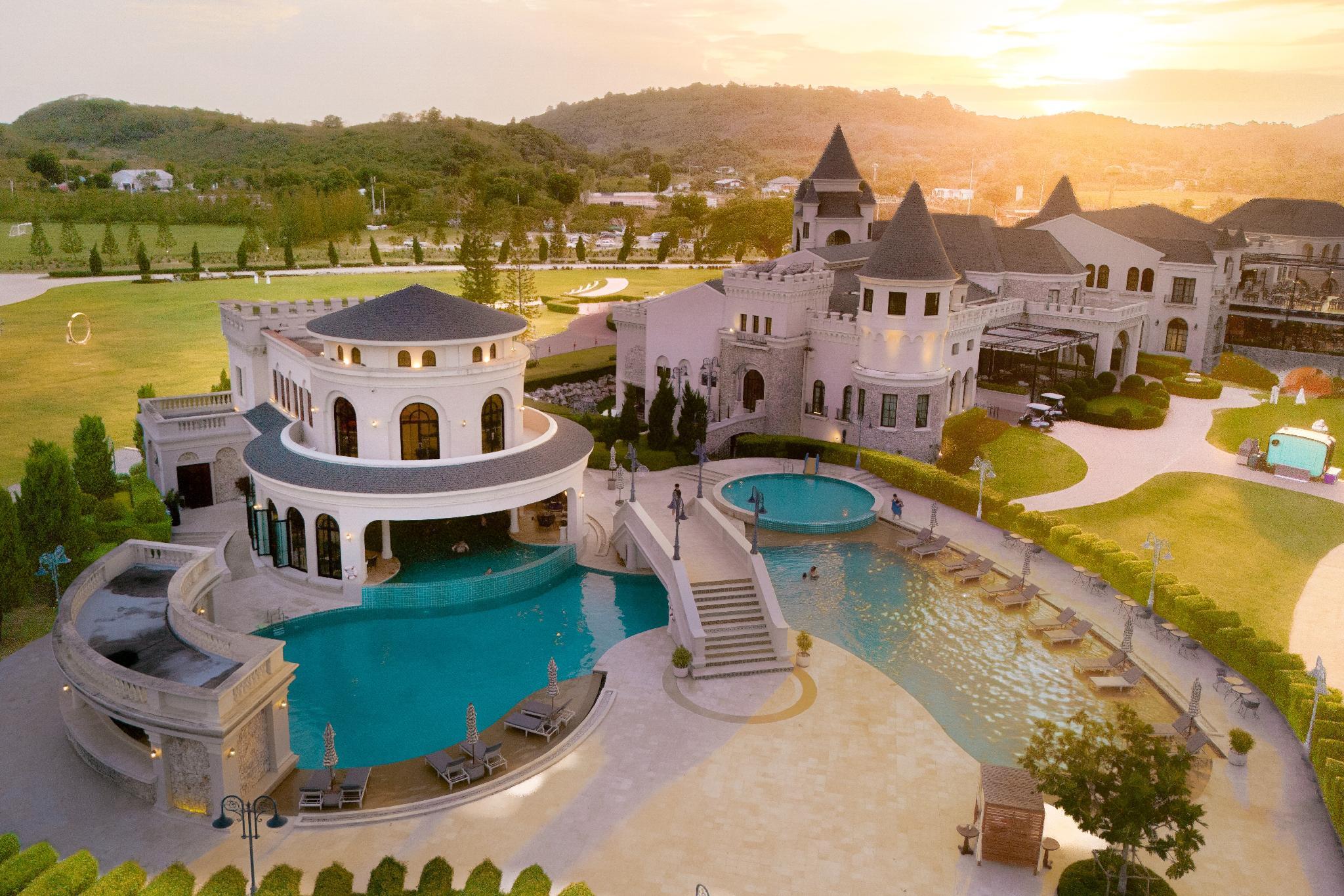 เมอเวนพิค รีสอร์ต เขาใหญ่ (Movenpick Resort Khao Yai)