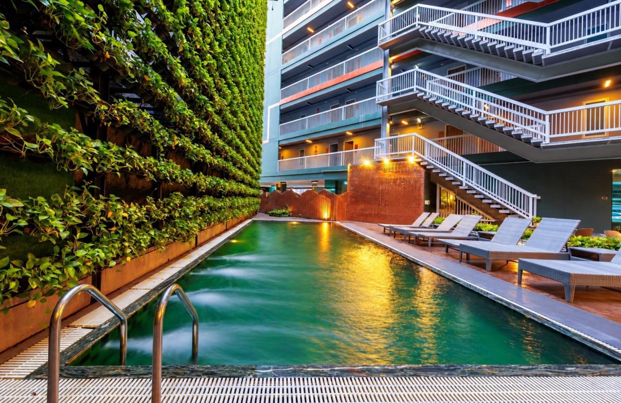 ครอส ไวบ์ เชียงใหม่ ดีเซ็ม นิมมาน โฮเทล (Cross Vibe Chiang Mai Decem Nimman Hotel)