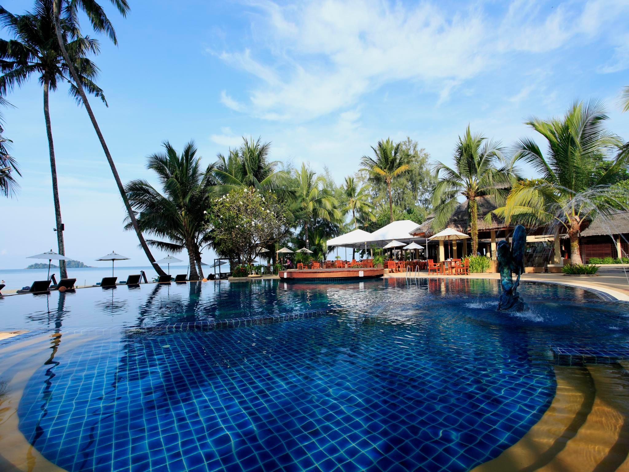เซ็นทารา เกาะช้าง ทรอปิคานา รีสอร์ต (Centara Koh Chang Tropicana Resort)